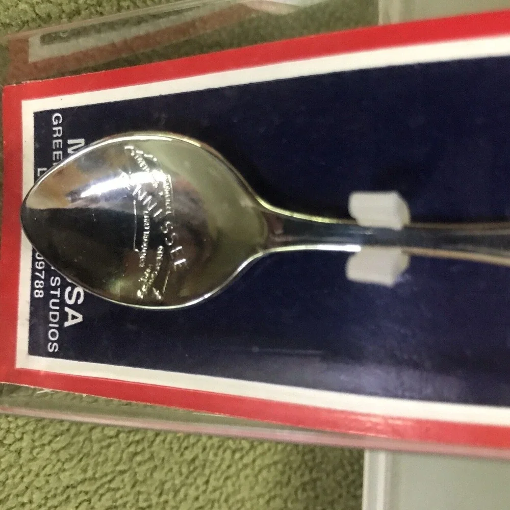 N/A collectible souvenir